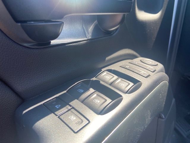 2024 Chevrolet Silverado MD LT Image 12 of 18