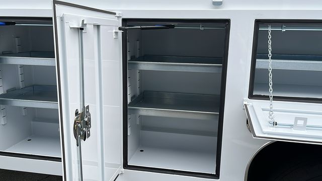 Vehicle image 16 of 59