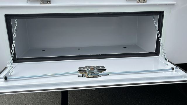 Vehicle image 36 of 59