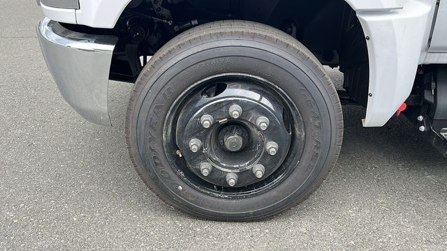 Vehicle image 11 of 59