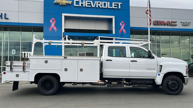 Vehicle image 4 of 59