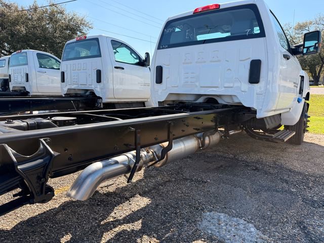2024 Chevrolet Silverado MD LT Image 3 of 8