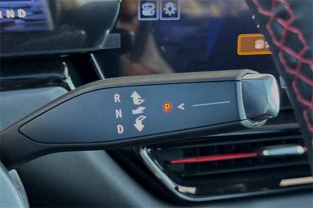 Vehicle image 19 of 23