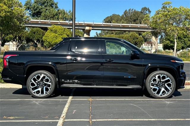 Vehicle image 4 of 23