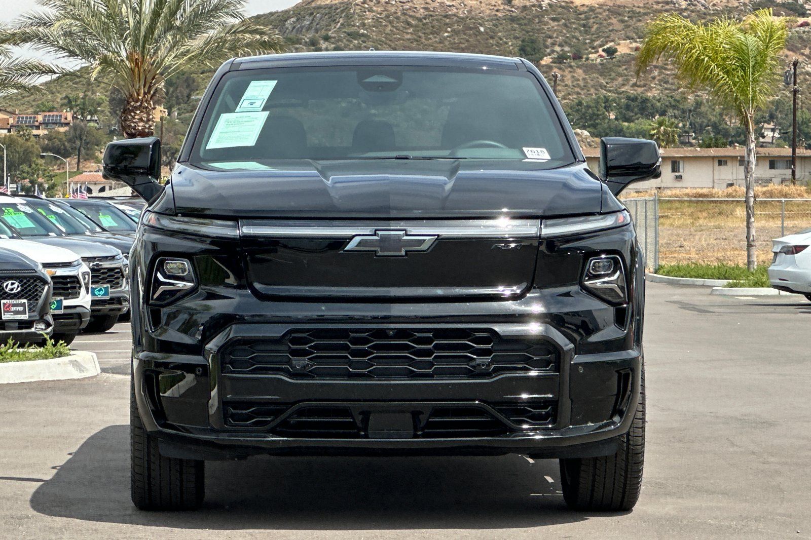 2024 Chevrolet Silverado EV RST Image 3 of 32