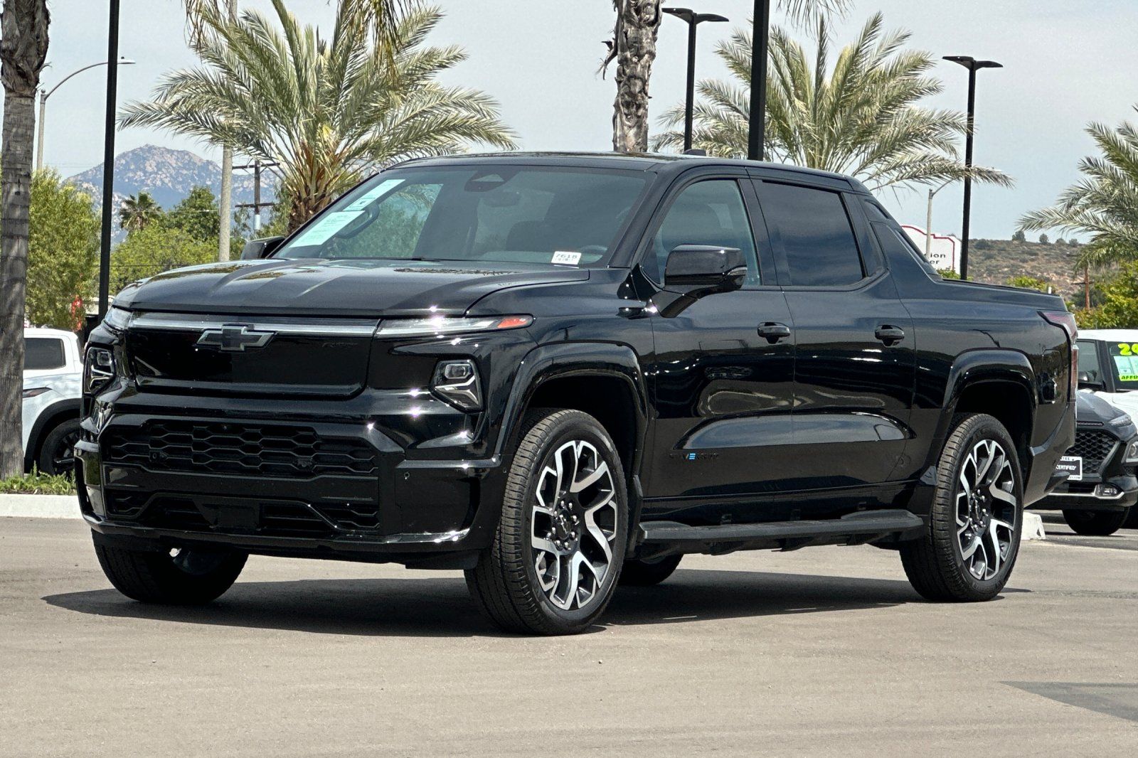 2024 Chevrolet Silverado EV RST Image 1 of 32