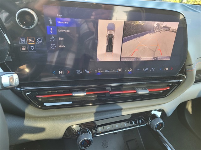 Vehicle image 10 of 16