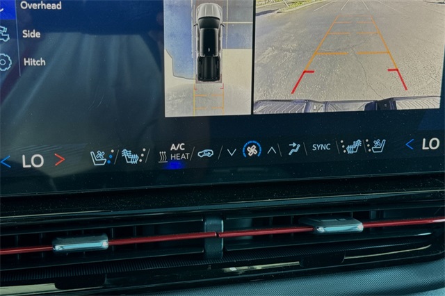 Vehicle image 18 of 23