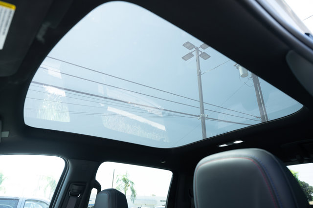 Vehicle image 21 of 42