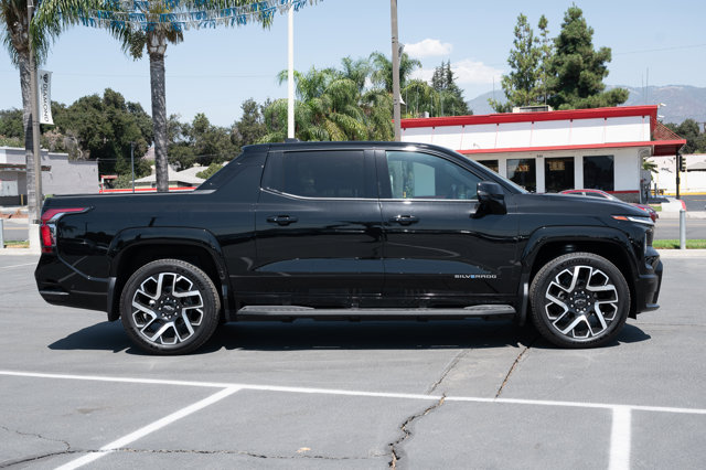 Vehicle image 4 of 42