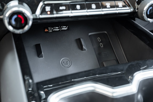 Vehicle image 34 of 42