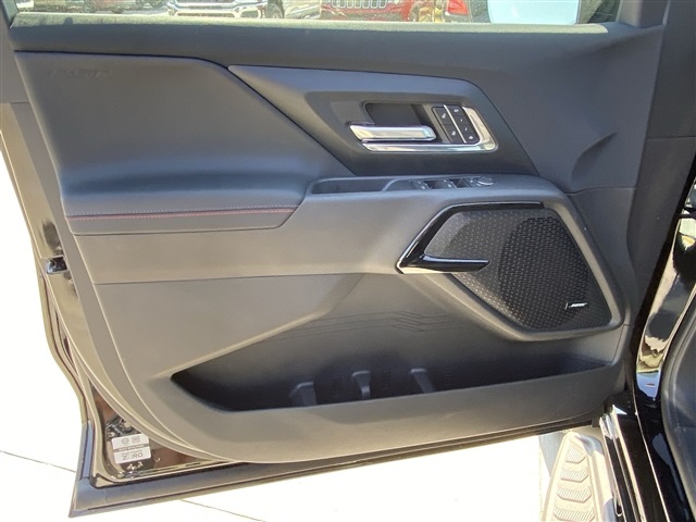 Vehicle image 28 of 51