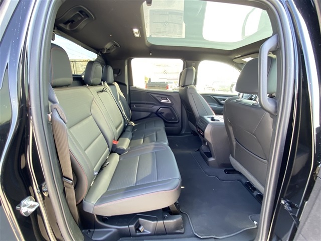 Vehicle image 33 of 51
