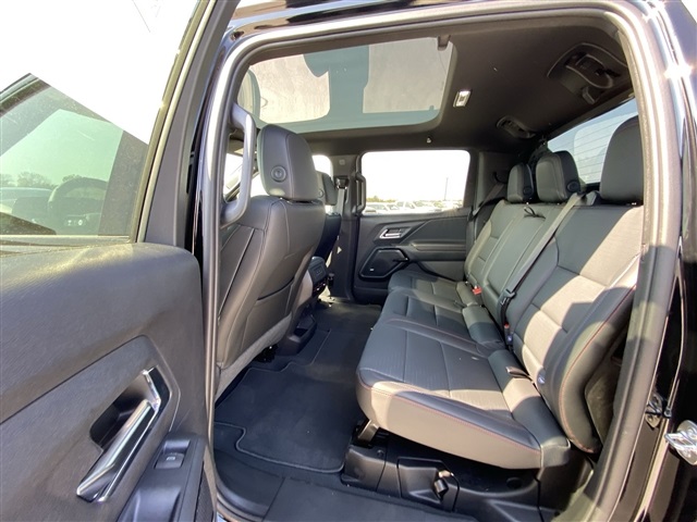 Vehicle image 31 of 51