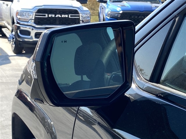 Vehicle image 47 of 51