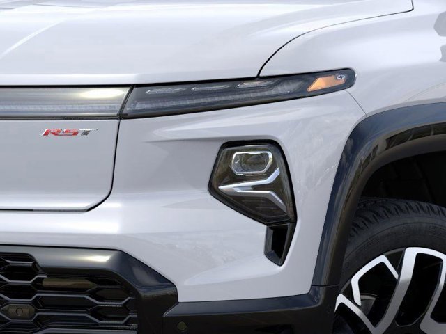 Vehicle image 10 of 24