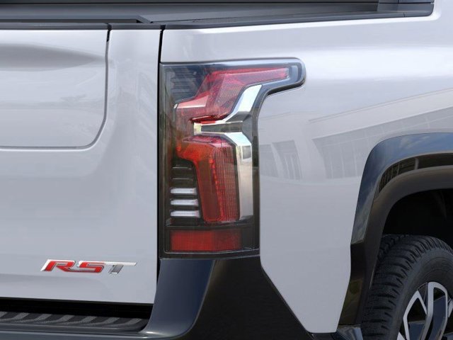 Vehicle image 11 of 24