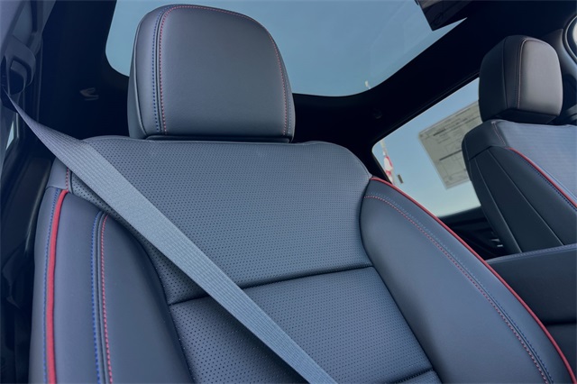 Vehicle image 14 of 21