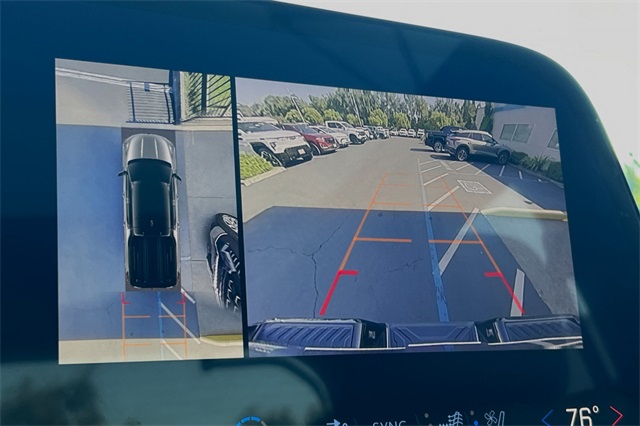 Vehicle image 16 of 21
