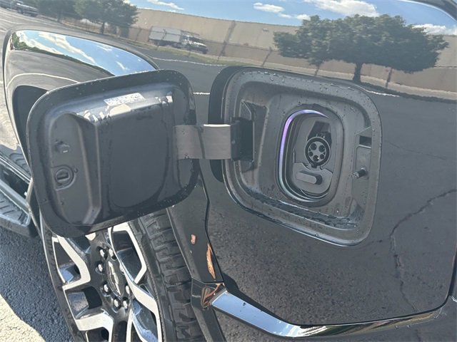 Vehicle image 8 of 34