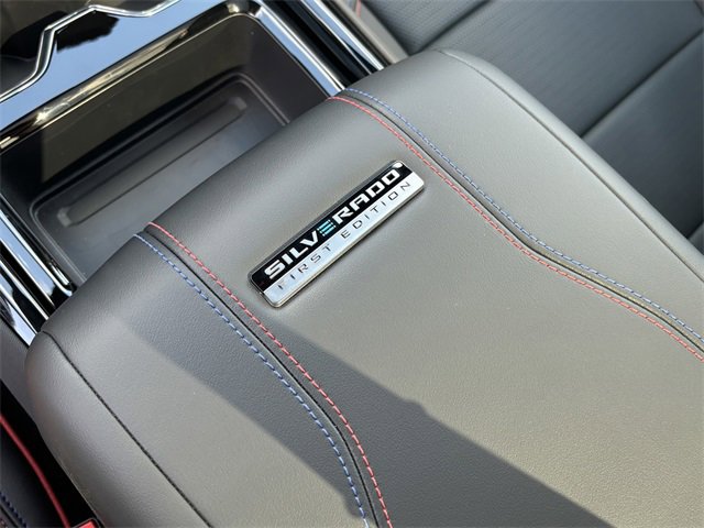 Vehicle image 29 of 34