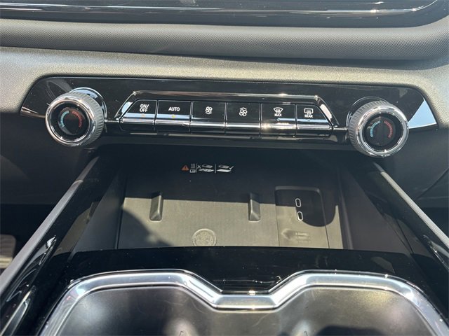 Vehicle image 27 of 34