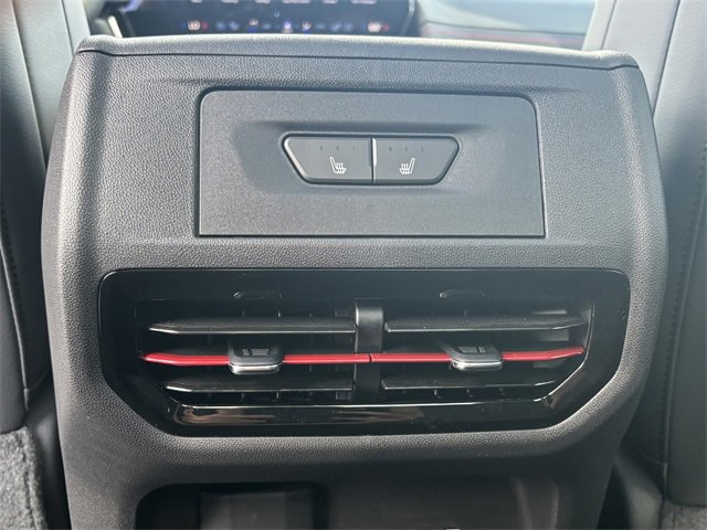 Vehicle image 21 of 34