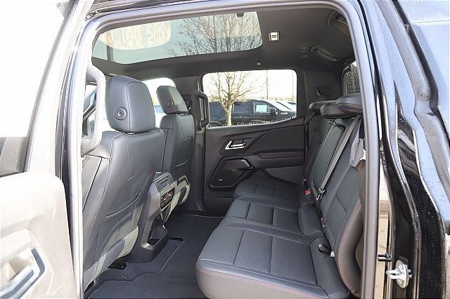 2024 Chevrolet Silverado EV RST Image 11 of 22