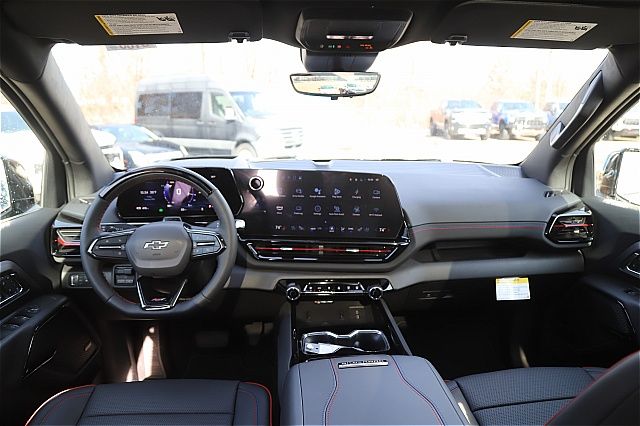 2024 Chevrolet Silverado EV RST Image 13 of 22