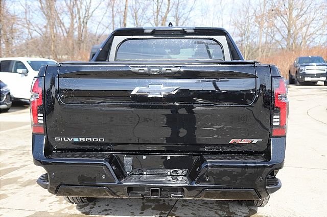 2024 Chevrolet Silverado EV RST Image 6 of 22