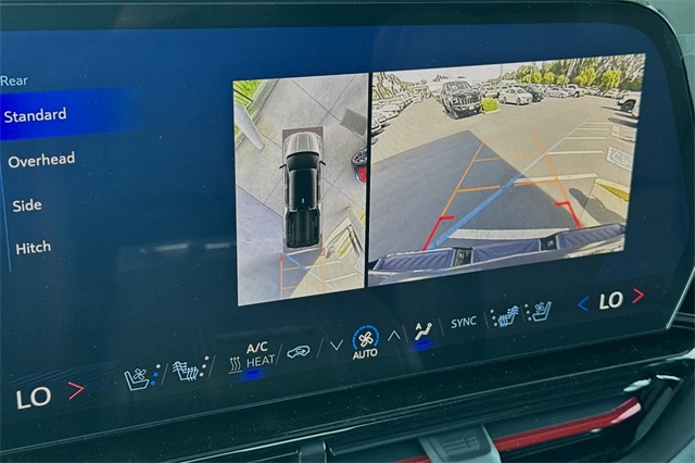 Vehicle image 17 of 23