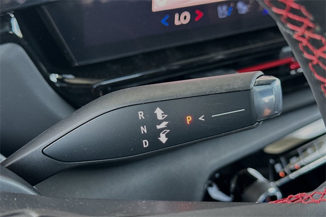 Vehicle image 19 of 23