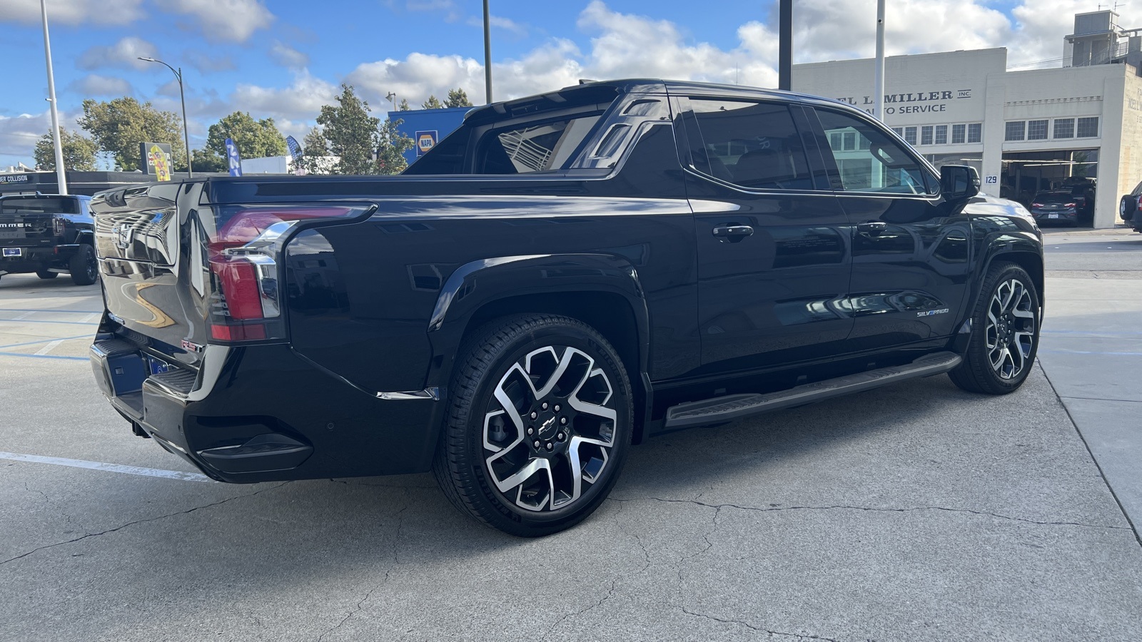 Vehicle image 7 of 15