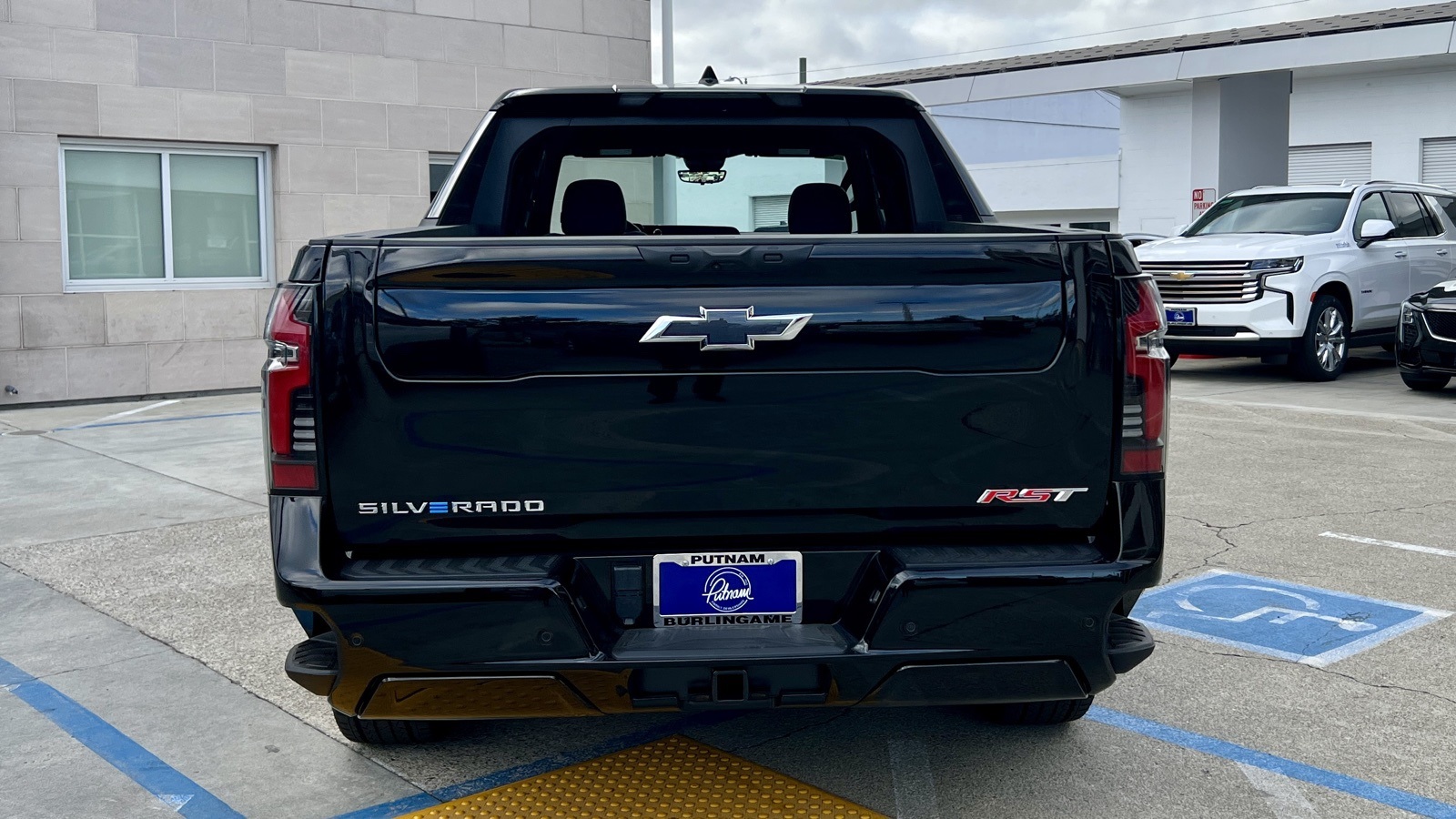 Vehicle image 10 of 15