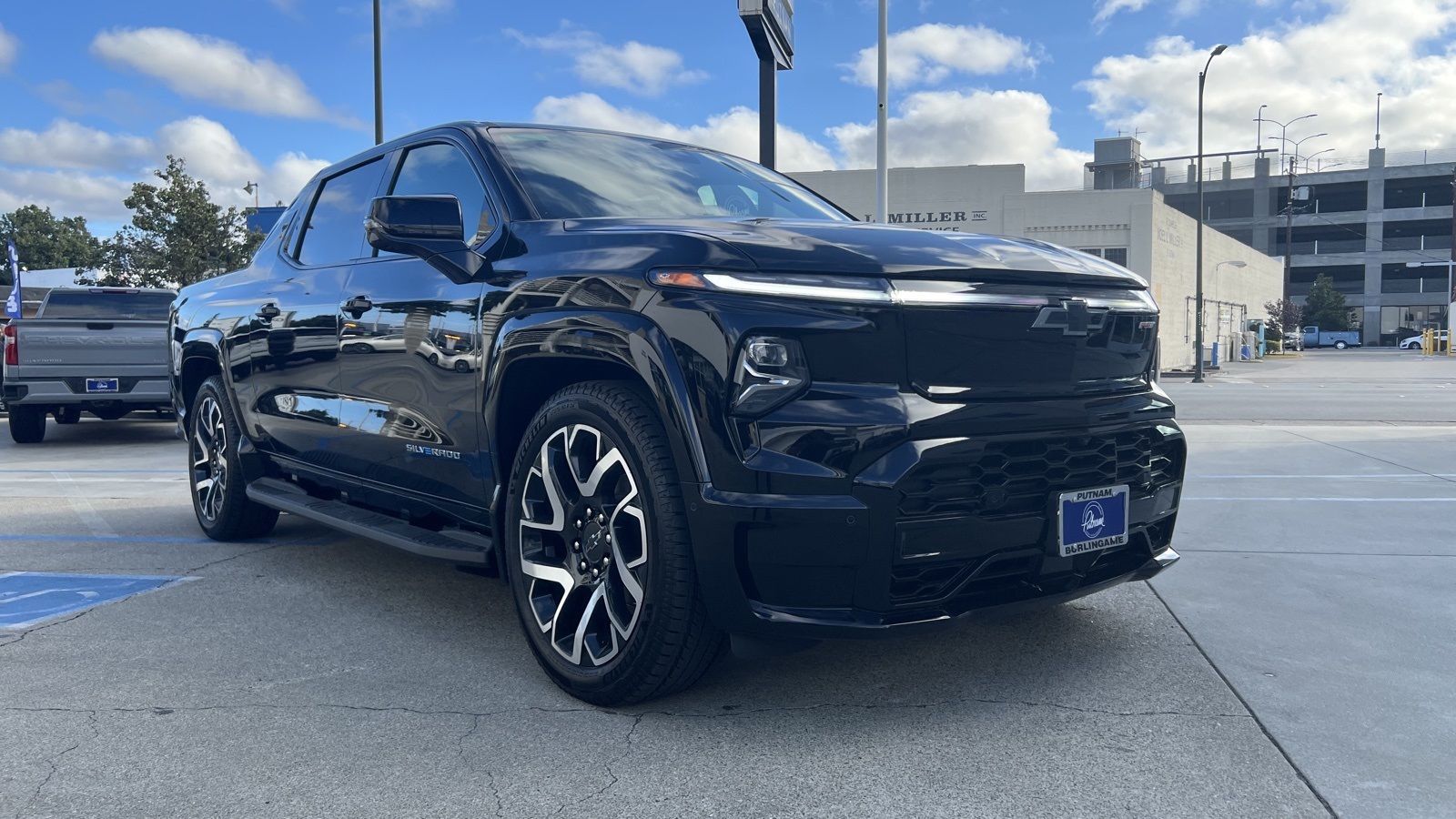 Vehicle image 3 of 15