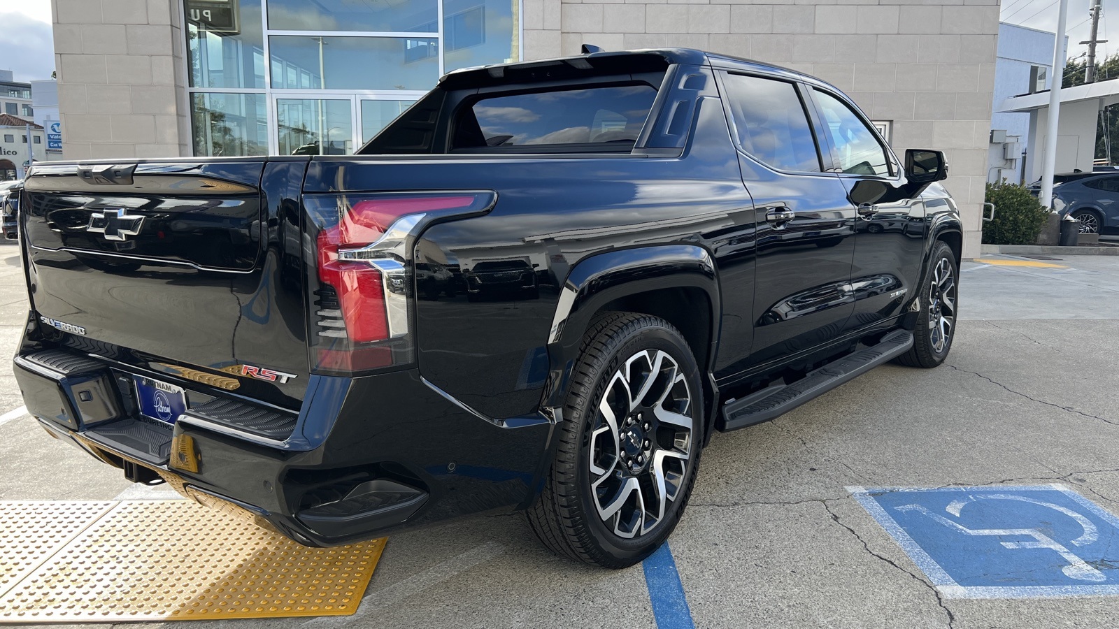 Vehicle image 6 of 15