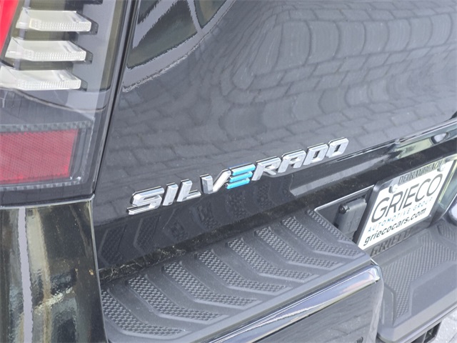 Vehicle image 16 of 26