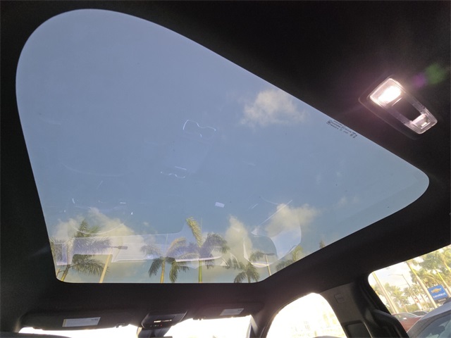 Vehicle image 15 of 26