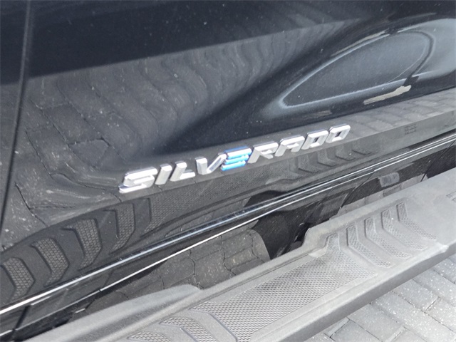 Vehicle image 9 of 26