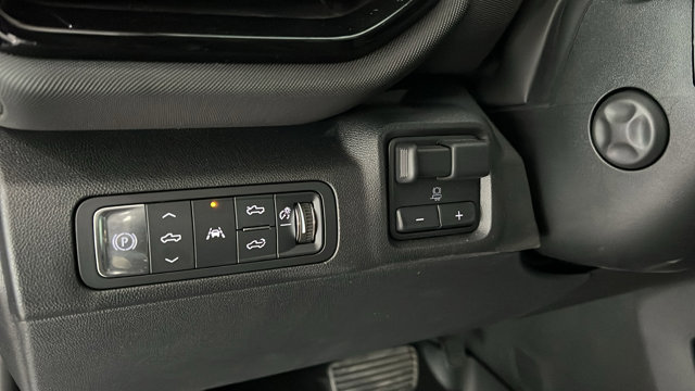 2024 Chevrolet Silverado EV RST Image 23 of 25