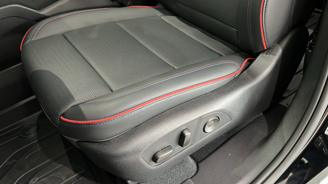 2024 Chevrolet Silverado EV RST Image 15 of 25