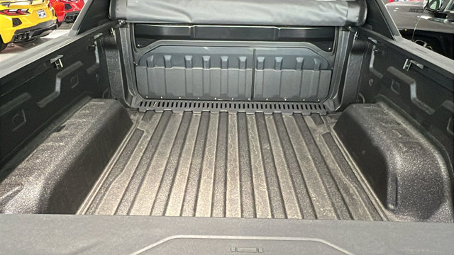 2024 Chevrolet Silverado EV RST Image 6 of 25