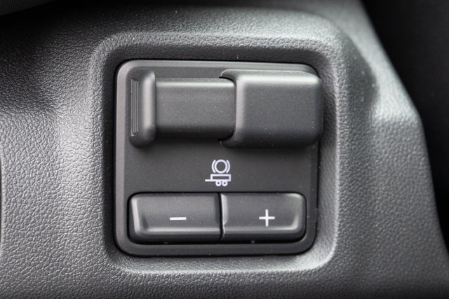 Vehicle image 30 of 46