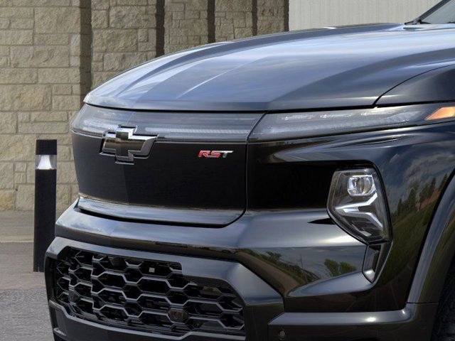 Vehicle image 13 of 24