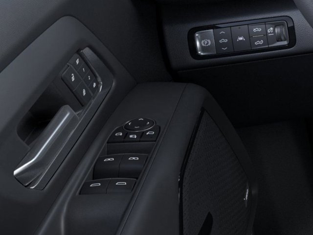 Vehicle image 22 of 24