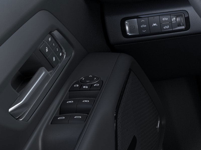 Vehicle image 22 of 24