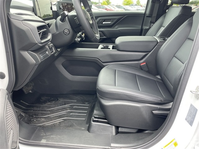 Vehicle image 17 of 27