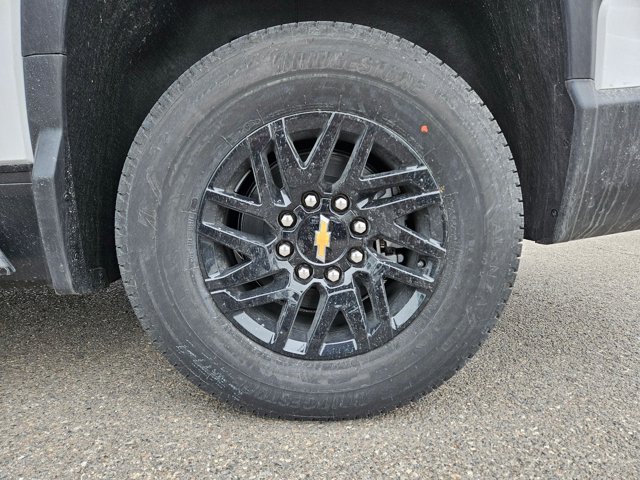 Vehicle image 15 of 16