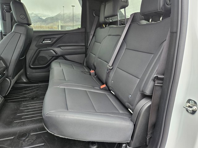 Vehicle image 13 of 16