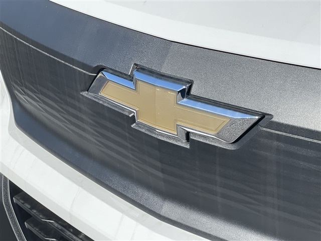 Vehicle image 24 of 27